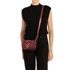Consuelo Women's crossbody bag in leather color black cherry