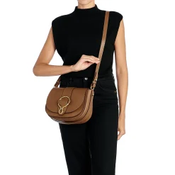 Consuelo Women's crossbody bag in leather color chocolate