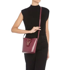 Consuelo Women's bucket bag in leather color black cherry