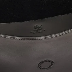 Consuelo Women's clutch bag in leather color black