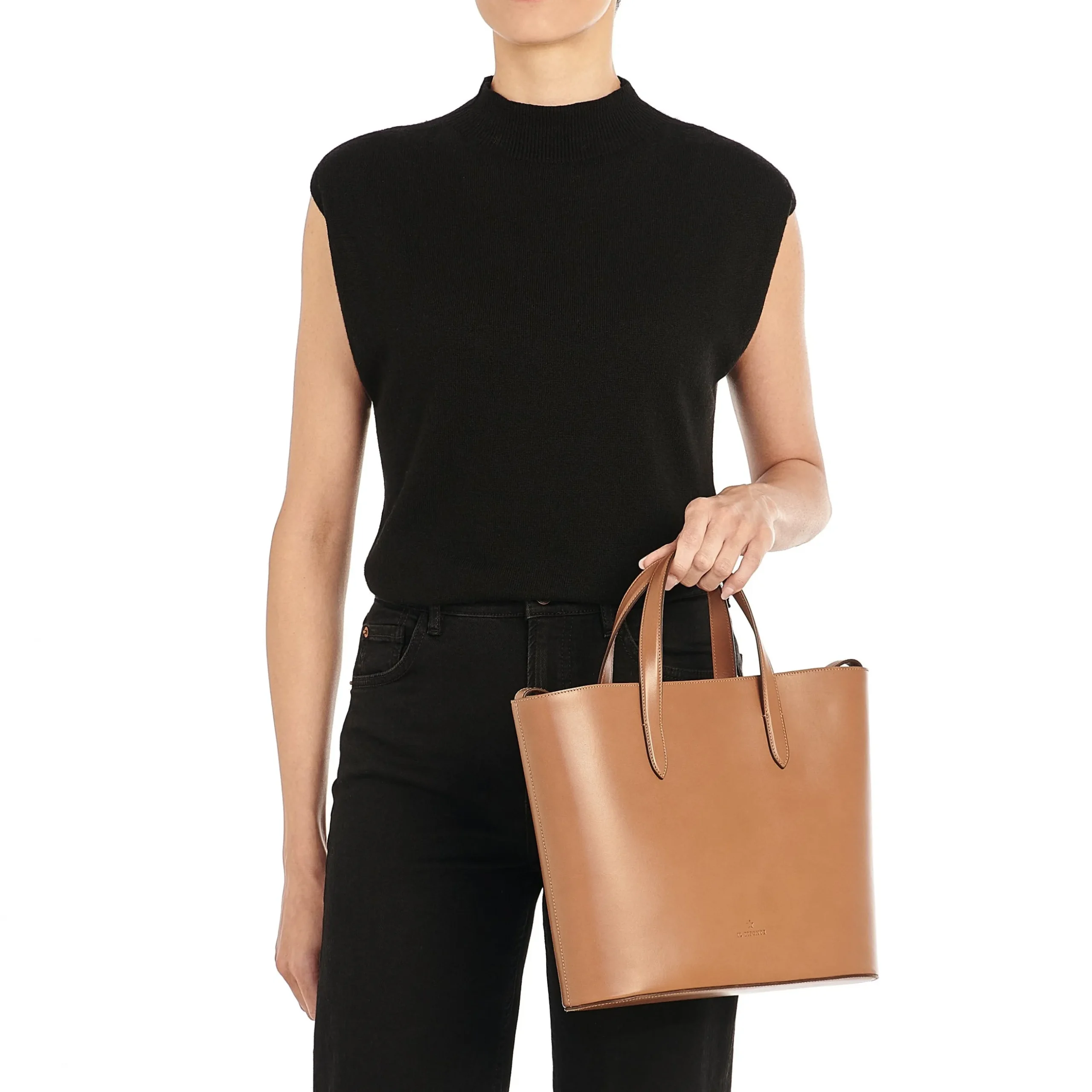 Consuelo Women's shoulder bag in leather color chocolate
