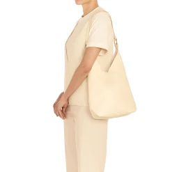 Malibu Women's shoulder bag in leather color milk