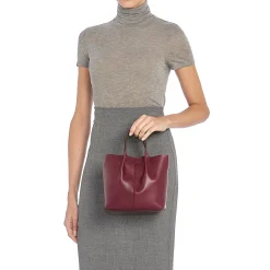 Nina Women's crossbody bag in leather color black cherry