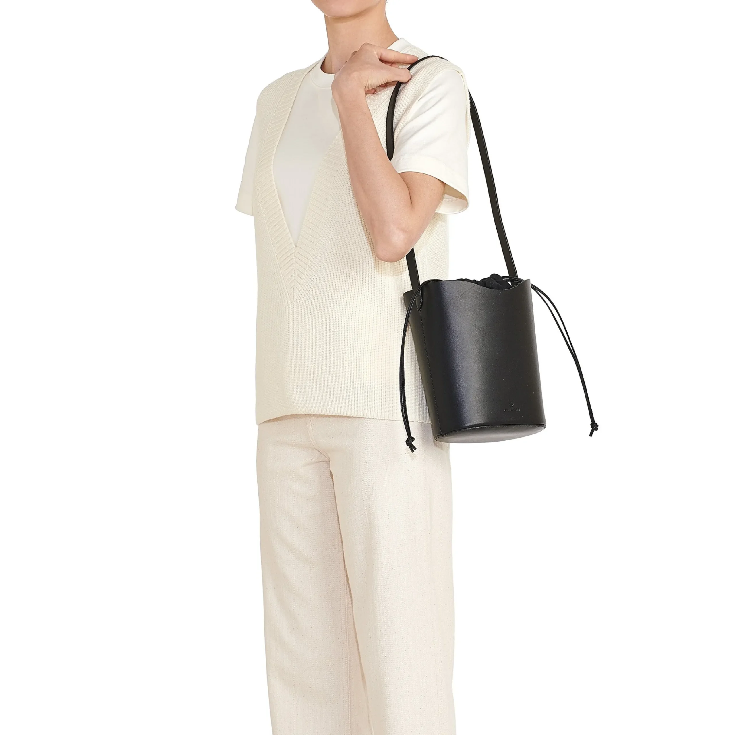 Roseto Women's bucket bag in leather color black