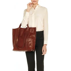 Women's handbag in vintage leather color sepia